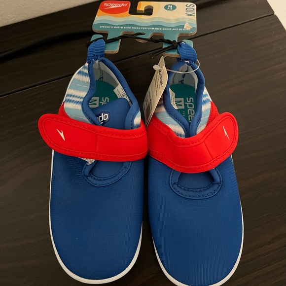 Speedo water shoes for toodler size 7-8 medium - Picture 2 of 2